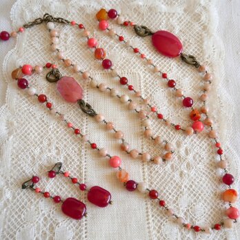 イタリア・ミラノ【PELLINI】赤を基調にしたロングネックレス＆イヤリングのセット