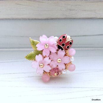 桜とてんとう虫の帯留め（Ｄ）