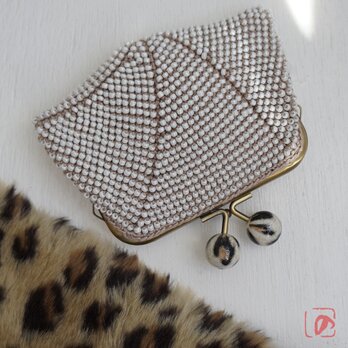 ばあば、大きめ・総ガラスビーズのスクエアがま口（safarifesh・2206）