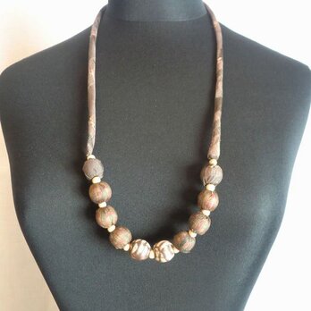 アクセサリー　ウッドビーズのネックレス　E