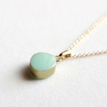 レジンアート　金彩風のペンダント〈異国の童話〉