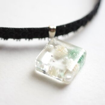 【受注製作】レジンアート　スクエアモチーフとタティングレースとベルベットリボンのチョーカー〈しづかなる寝顔〉