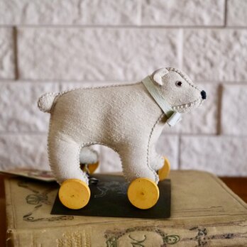 vintage leather animals （シロクマ）