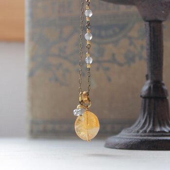 シトリンとラブラドライト　蜂蜜色と、ラブラドブルーのペンダント・ネックレス