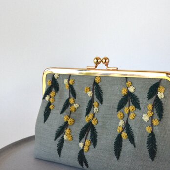 ミモザ　刺繍　がま口　ポーチ