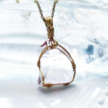 〜癒しと愛でハートを整え〜アンダラクリスタルのペンダントトップ【ローズドフランス】