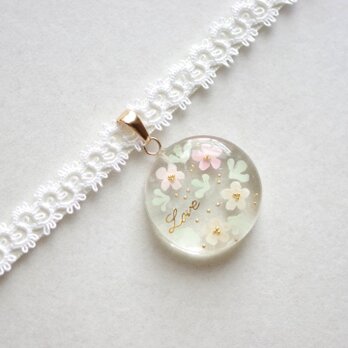 【受注製作】レジンアート　ラウンドモチーフとタティングレースとサテンリボンのチョーカー〈満開のコーラス〉