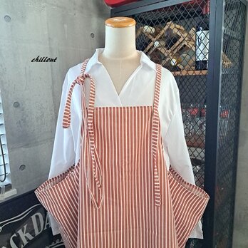 【背中がかわいい】エプロンドレス：レッド：ストライプ【1008】