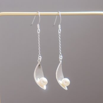 淡水パールの揺れるリーフピアス【Silver925】