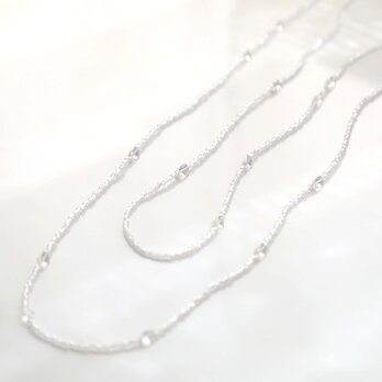 きらめくビーズのロングネックレス / 雨雫