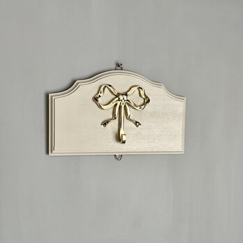 アンティーク リボン ウォールフック 真鍮ゴールドフックA ミルキーホワイト 木製