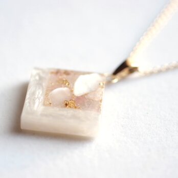 レジンアート　スクエアペンダント〈逢引〉