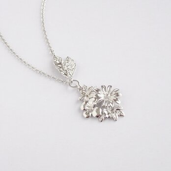 メタルフラワーのネックレス《N-306》