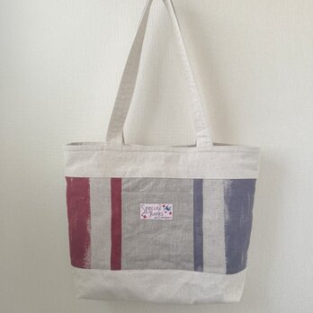 マチたっぷりの大きなトートバッグ（ストライプ）