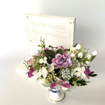 ★セール★優しい色のフラワーアレンジメント（造花、母の日、敬老の日）