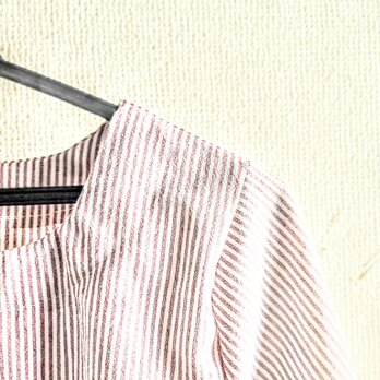 ストライプのブラウス