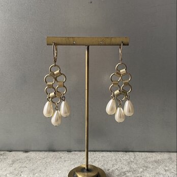 Vintage USA retro gold tone swing pearl pierce