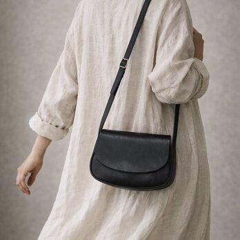 新作 本革 ラウンドショルダーバッグ スモールサイズ ブラック 牛革 ミニショルダーバッグ レディース メンズ