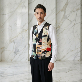 KR-02【一点物】日本の伝統美を纏う。着物リメイク・メンズベスト（鶴と四季の情景）