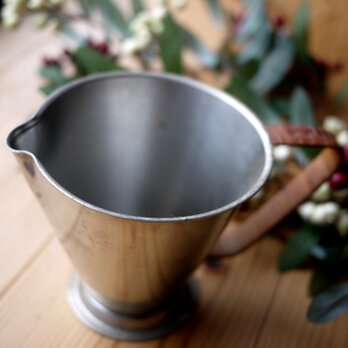 籐巻編みハンドル　ステンレスピッチャー    水差し　デンマーク