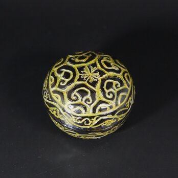 彫漆　「屈輪推黒香合」③