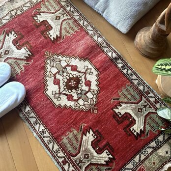 レア50×102 アンティークレッド　小さなメダリオン　トルコヴィンテージラグ