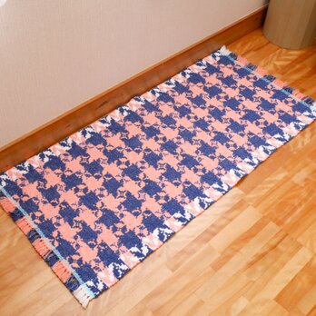 夜と花の手織りのマット（ガラ紡糸とスーピマ綿糸）49cm×112cm