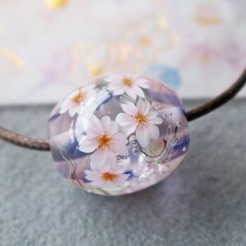 桜のとんぼ玉（ガラス玉）紫×ピンク／泡入り