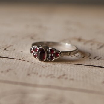 c. ガーネットのシルバーリング　ヨーロッパヴィンテージ　ヴィンテージリング　ブロカント