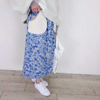 インクブルー・ボタニカルフラワーとワッフルポケットのスカート│お花見 ドライブ お出かけ　旅行