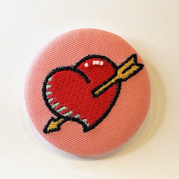 アルチザン刺繍ブローチ　ハートに矢