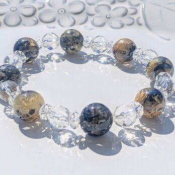 『ヘマタイトルチルクォーツ&クリアクォーツのブレスレット✨心の安定感と安心感に。護られていることを感じさせてくれます』