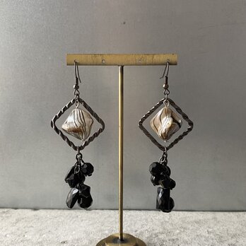 Vintage 90s-00s USA retro shell×black beads long pierce