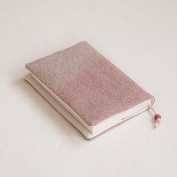 〈 桜と茜の染め 〉リネンのブックカバー