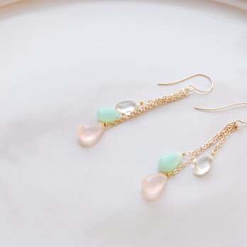 ピンクカルセドニーとグリーンオパールとグリーンアメジストの３粒ピアス　１４kgf