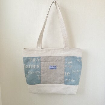 マチたっぷりの大きなトートバッグ（英字）