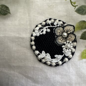 ★ ☆ ＊ ＊★ハンドメイドミナペルホネン⚮̈ 黒タンバリン♡ブローチフリンジレースパール