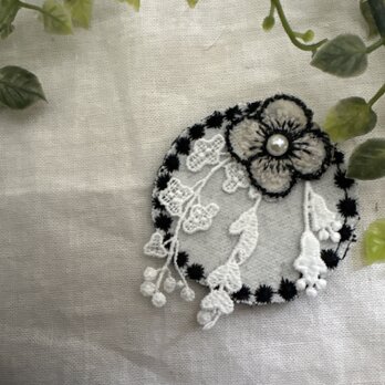 ★ ☆ ＊ ＊★ハンドメイドミナペルホネン⚮̈ 白タンバリン♡ブローチフリンジレースパール