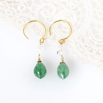 朝露のきらめき グリーンストロベリークォーツとハーキマーダイヤモンドのピアス 14kgf