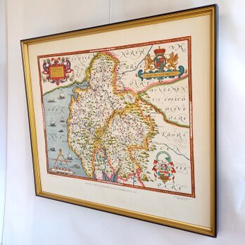 古い地図を古い額に入れてみました