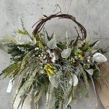 緑を飾る長もちリース