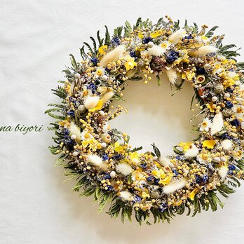 ミモザとブルーラクスパーのドライフラワーリースのコピー