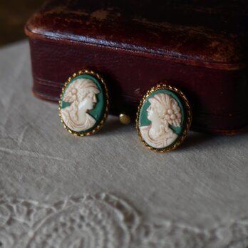 グリーン×ゴールドトーン　カメオ　ヴィンテージイヤリング　ヨーロッパヴィンテージ　