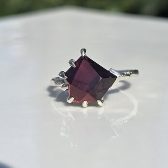 ガーネット　変形5 角ラフカット　ツメ留め　シルバーSV925リング