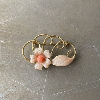 Vintage 80s-90s retro botanical flower enamel pink coral brooch