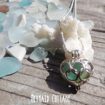 Beach glass in heart  diffuser Necklace 　アロマネックレス