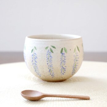 ころんと丸い彫り模様のお湯のみ / 藤