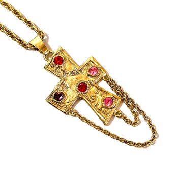 Vintage Gold Tone Cross Pendant Necklace with Rhinestones