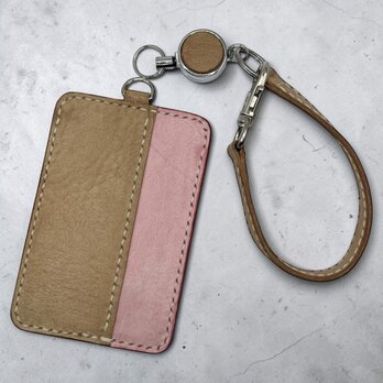 毎日に馴染む 手縫いの本革パスケース｜アラスカレザー ナチュラル×ピンク｜リール付き