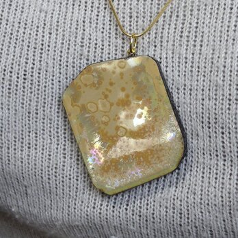 陶釉薬のアクセサリー　Fe2